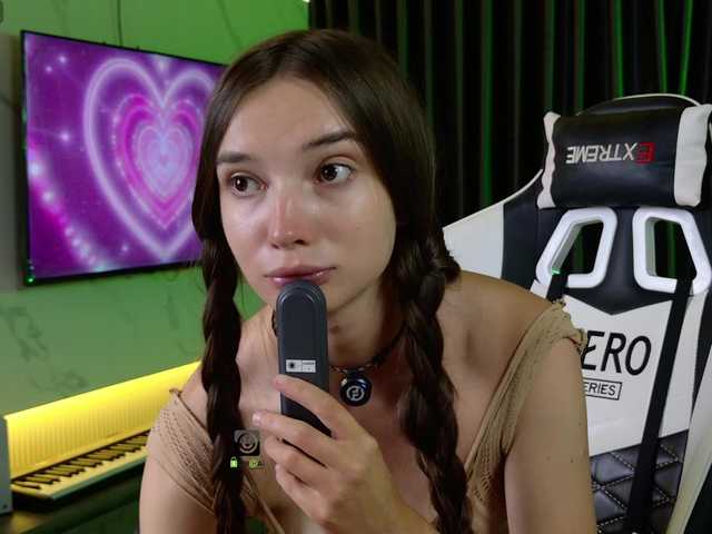 AnnyShore's BongaCams show and profile