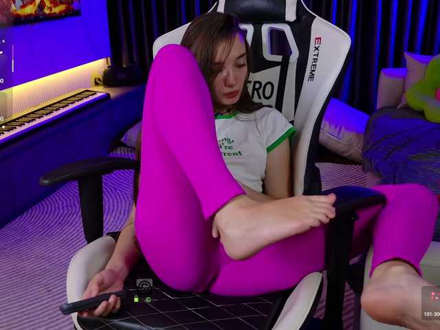 AnnyShore's BongaCams show and profile