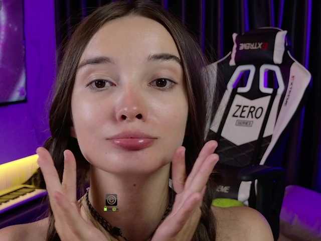 AnnyShore's BongaCams show and profile