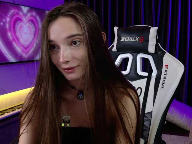 AnnyShore's BongaCams show and profile