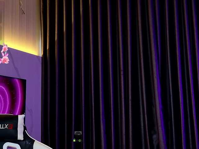 AnnyShore's BongaCams show and profile