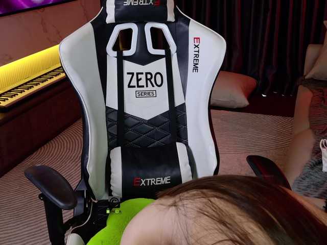 AnnyShore's BongaCams show and profile