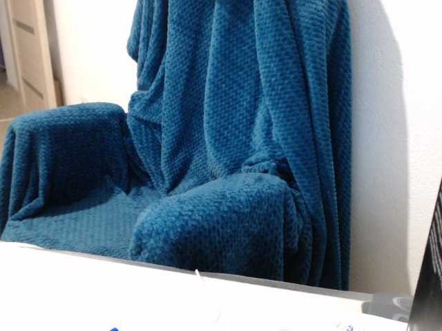 KrisKissLove preview