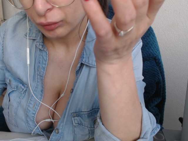 VelvetSin8's BongaCams show and profile