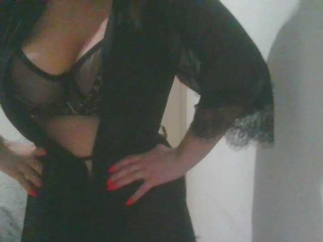 VelvetSin8's BongaCams show and profile