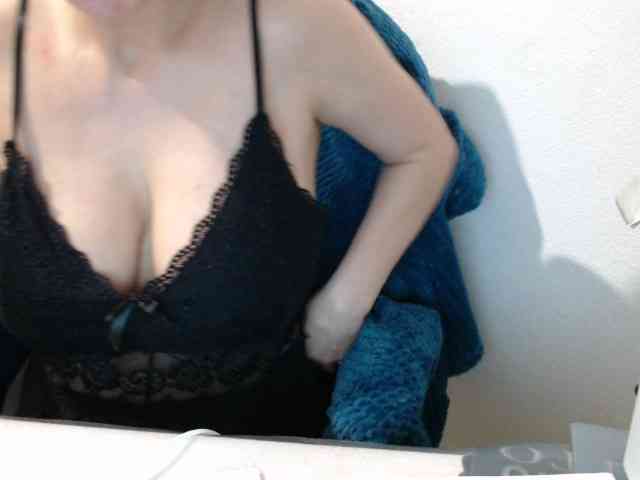 CrazyLove8Dance8 webcam