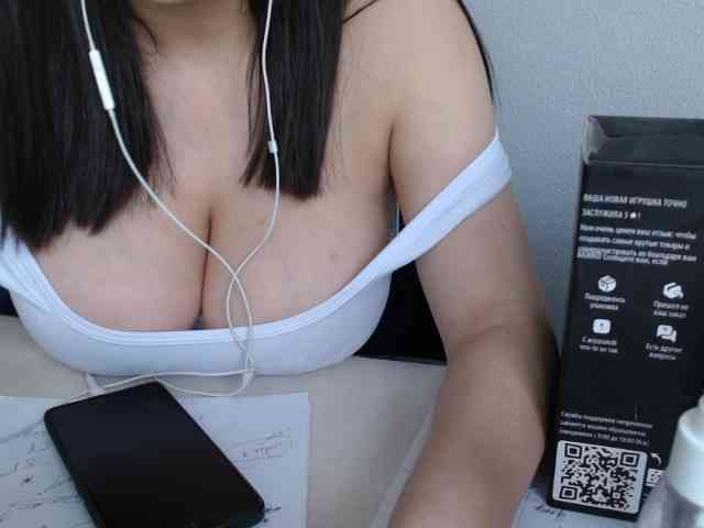 CrazyLove8Dance8 webcam