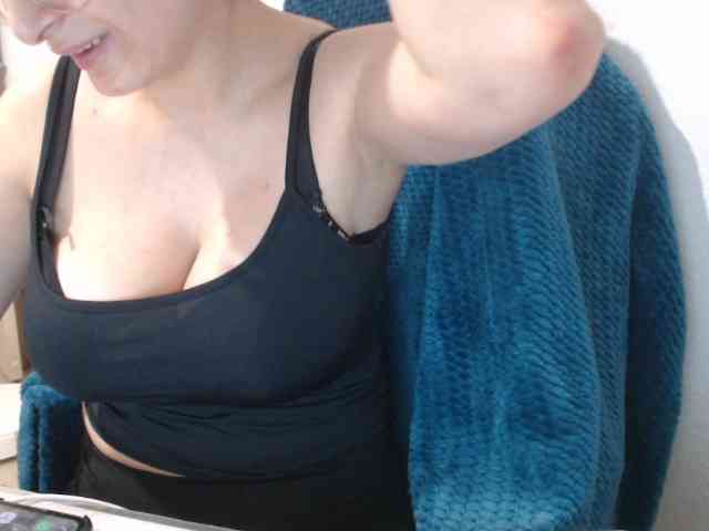 CrazyLove8Dance8 webcam