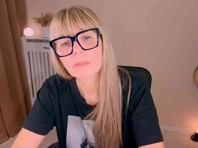 Aria420 Live Webcam on BongaCams