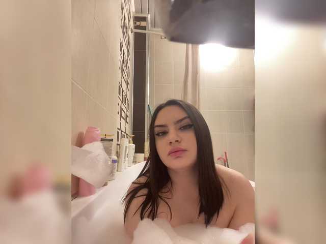 kariiicat's BongaCams show and profile