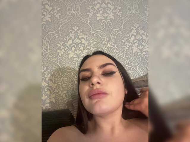 kariiicat's BongaCams show and profile