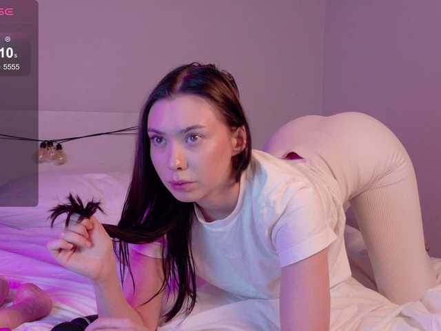 gwenonline's BongaCams show and profile