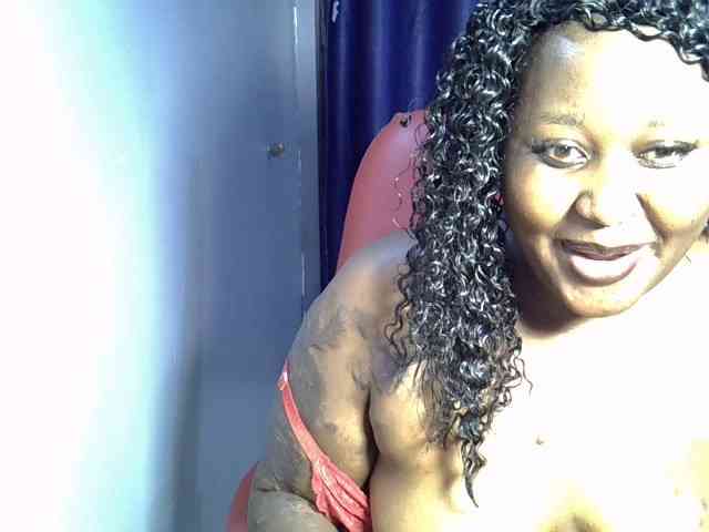 Prettymischy webcam