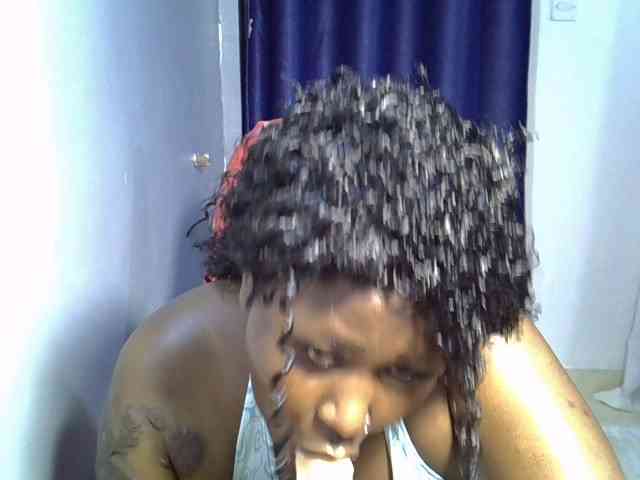 Prettymischy Live Webcam on BongaCams