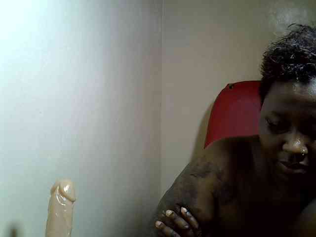 Prettymischy webcam