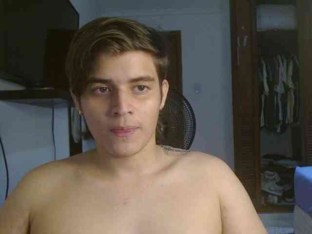 BadbunnyAA Live Webcam on BongaCams