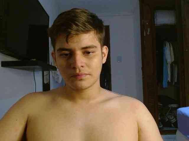 BadbunnyAA Live Webcam on BongaCams