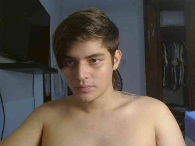 BadbunnyAA Live Webcam on BongaCams