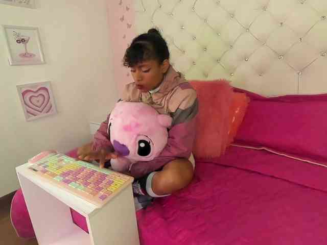 Alejamiller1703 webcam