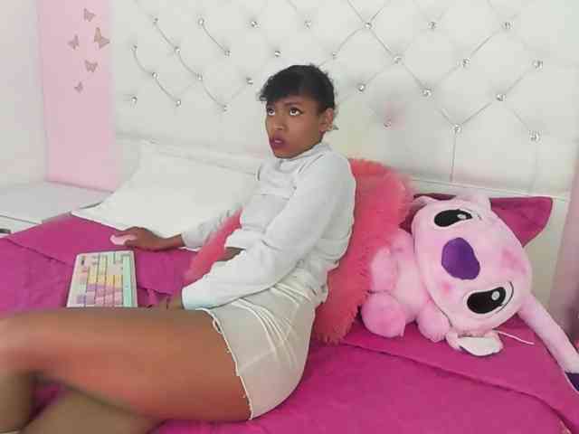 Alejamiller1703 webcam