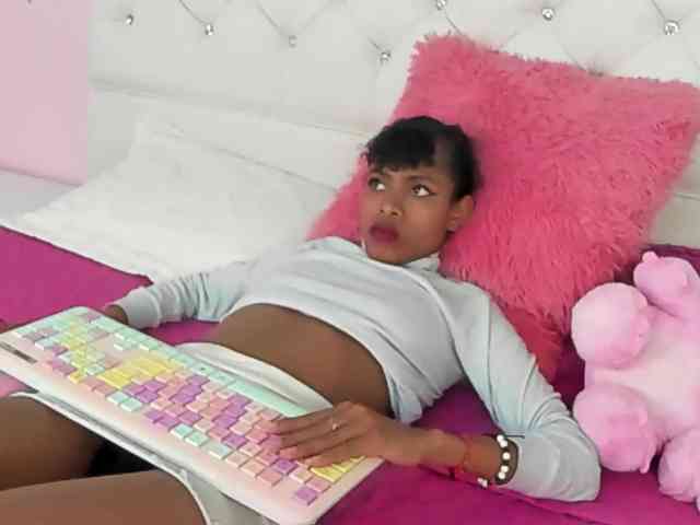 Alejamiller1703 webcam