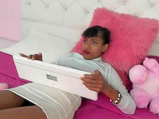 Alejamiller1703 webcam