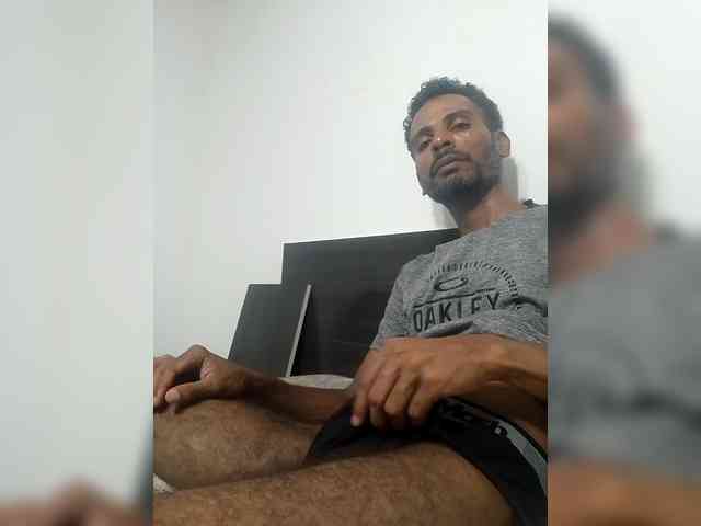 MorenoAlpha24cm Live Webcam on BongaCams