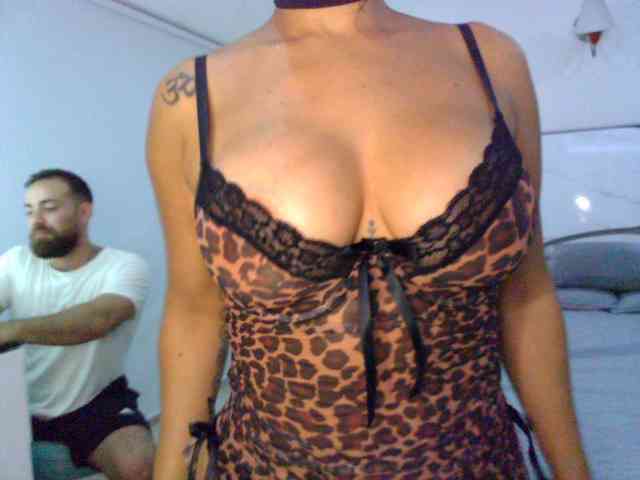 hotcoupelexx11 Live Webcam on BongaCams