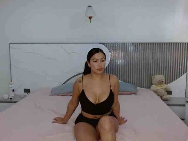 hotcouplexx11 webcam