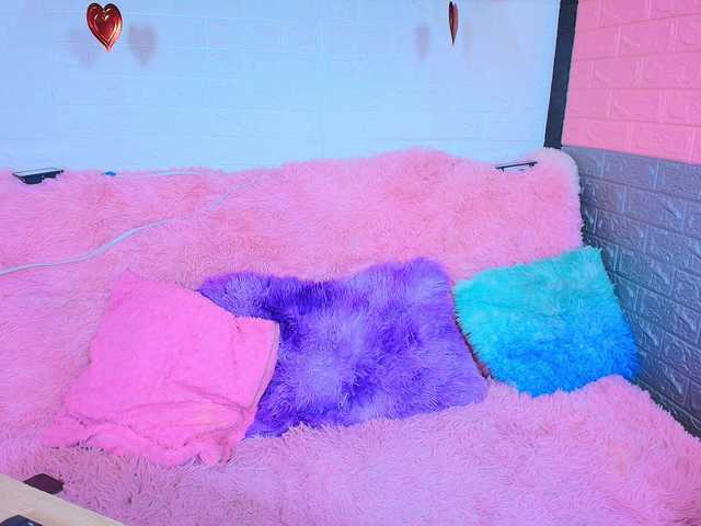 Hotcakes-uwu's BongaCams show and profile