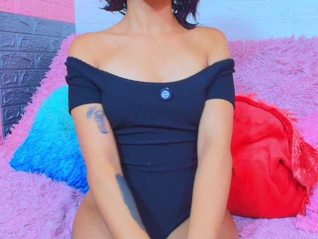 Hotcakes-uwu's BongaCams show and profile