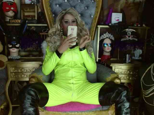 electracock Live Webcam on BongaCams