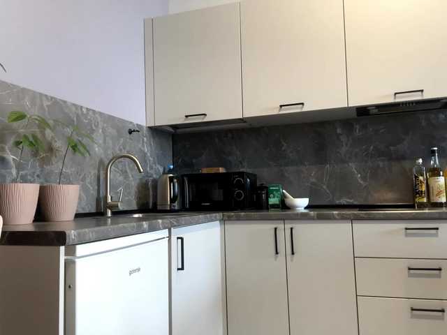 KarineRaethke — I am Katrina, me 18 old! My tip menu - lick you (25); Soft touch my neck (33); Show my long legs (45); yummy Ahegao (75); Make ass RED! (100); Take off Shorts (400); Take off Top (500)