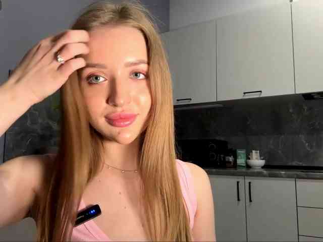 KarineRaethke webcam