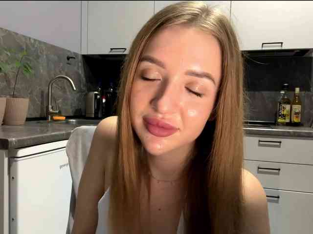 KarineRaethke webcam