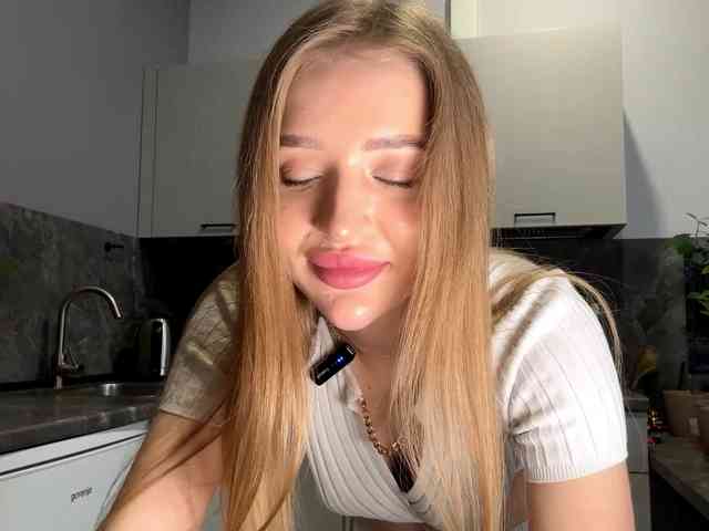 KarineRaethke webcam