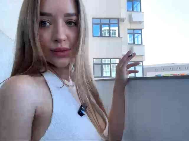 KarineRaethke webcam