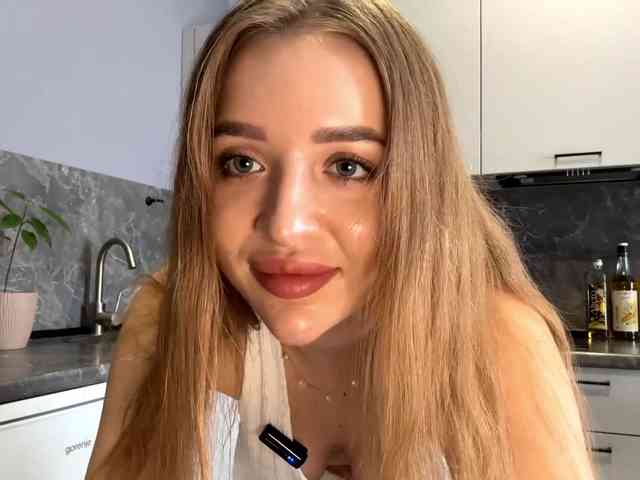 KarineRaethke webcam