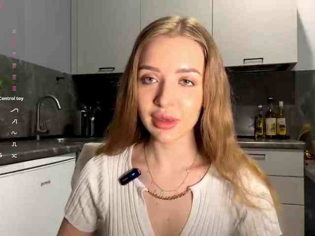 KarineRaethke webcam