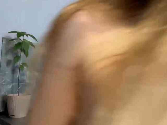 KarineRaethke webcam