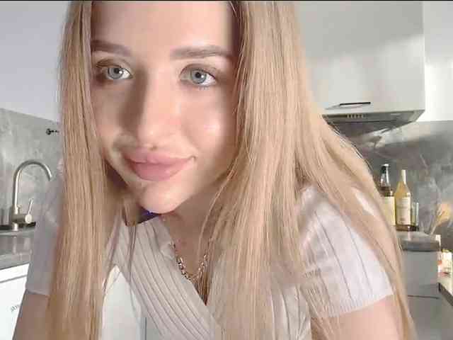 KarineRaethke webcam