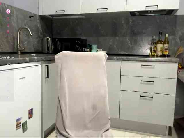 KarineRaethke Live Webcam on BongaCams