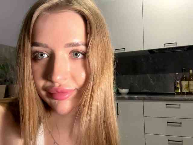 KarineRaethke webcam