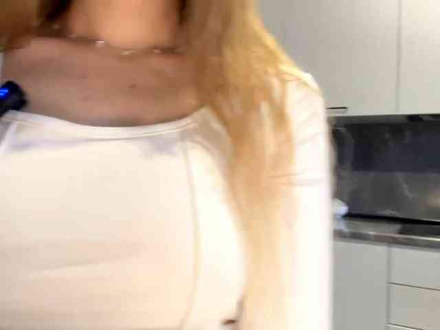 KarineRaethke webcam