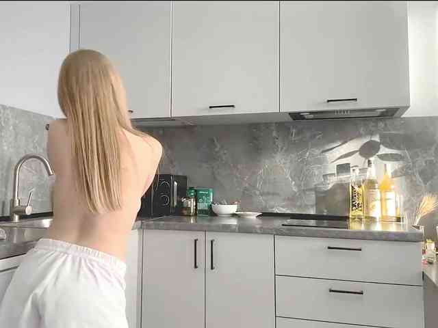 KarineRaethke webcam