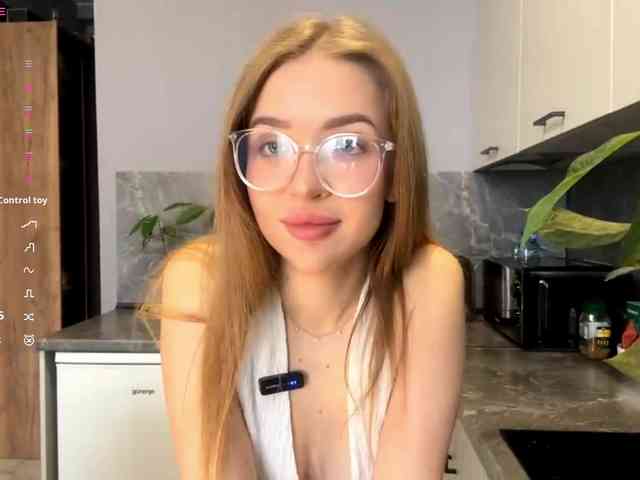 KarineRaethke webcam