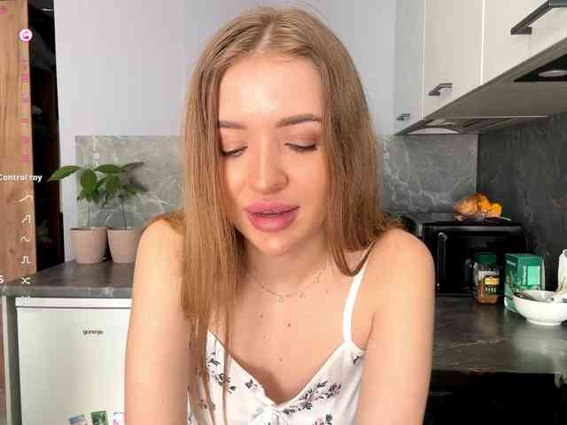 KarineRaethke webcam