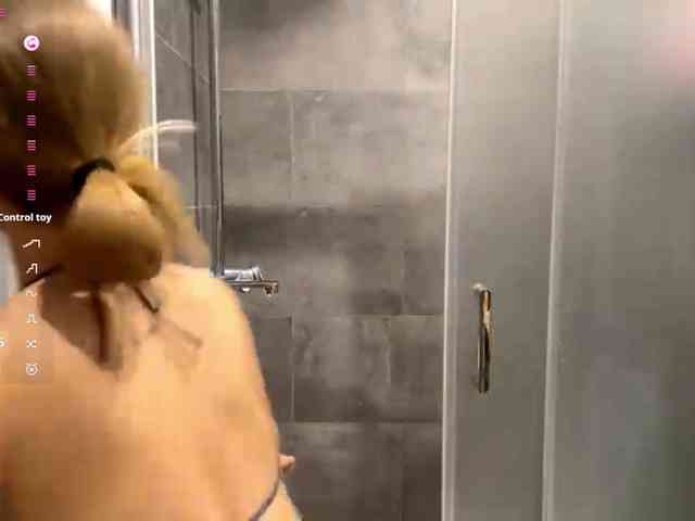 KarineRaethke webcam