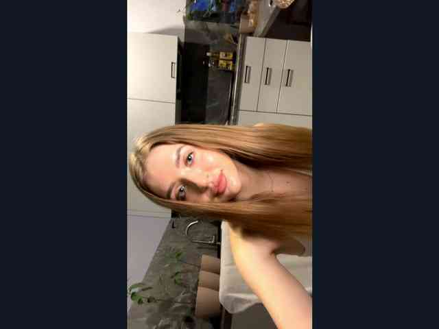 KarineRaethke webcam