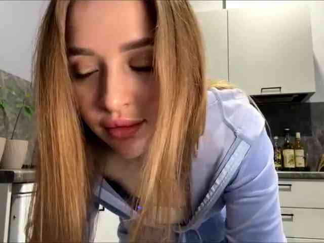 KarineRaethke webcam